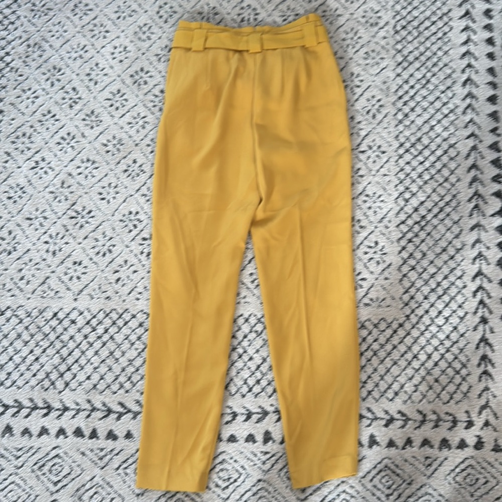 Express Ankle Chic Mustard Yellow High-Waisted Trousers
Size 00R - Picture 9 of 13